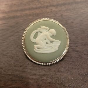 Vintage Wedgwood Green Jasperware Sterling Silver Cherub Brooch Signed JW